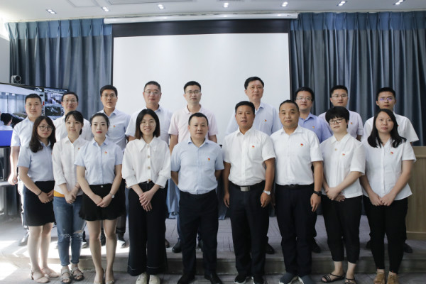 “中国梦?劳动美—决胜小康 奋斗有我” ——浙江交通集团劳模工匠宣讲团走进人生就是搏官网