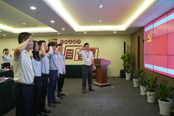 献礼建党百年| 人生就是搏官网各级党组织集中收看建党百年庆祝大会